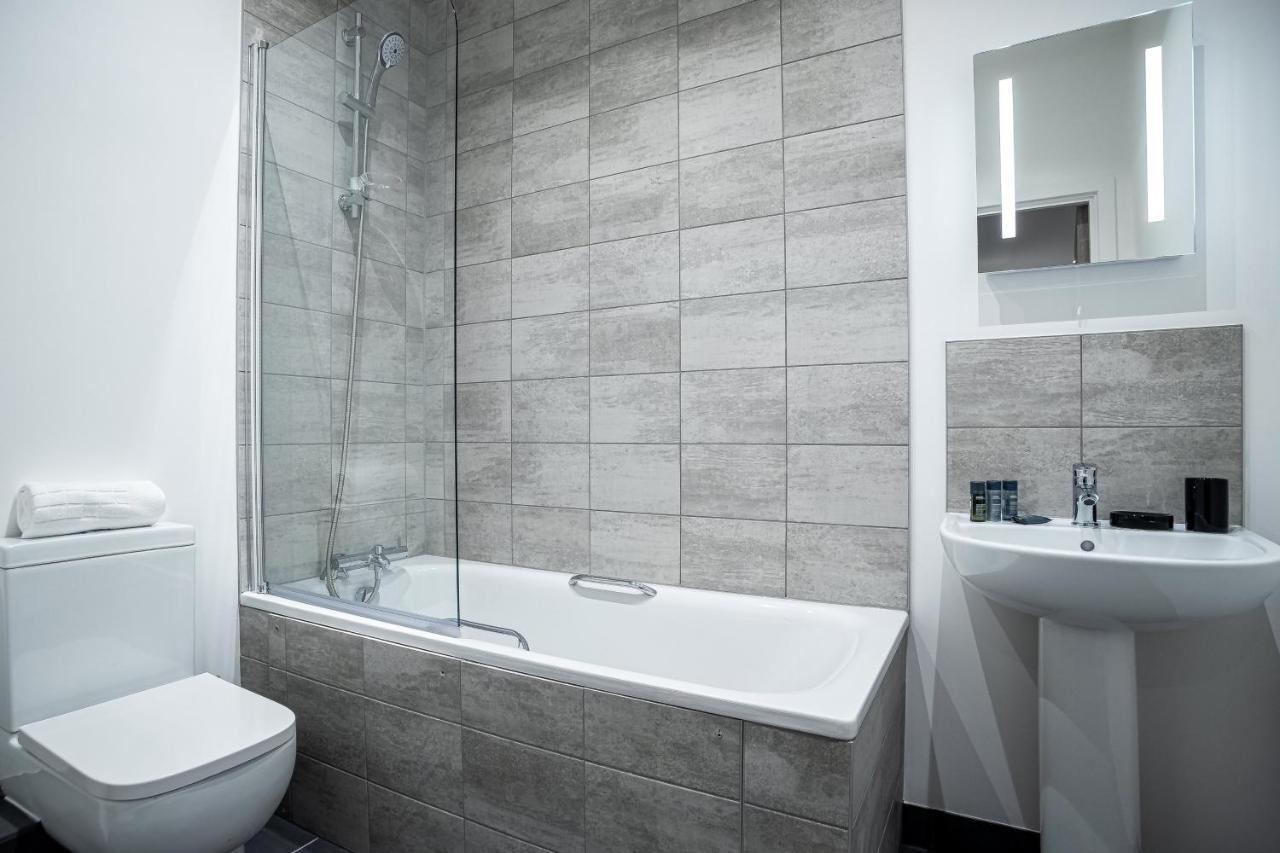 Two Bedroom - Central Peterborough Apartment - Bayard Apartments Eksteriør bilde